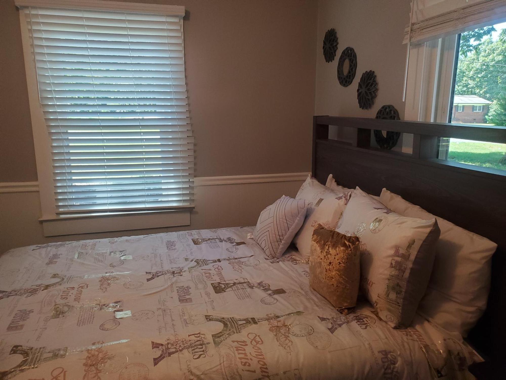 Private Single Level Standalone House Large Lot - 3 Bedrooms Charlotte Dış mekan fotoğraf