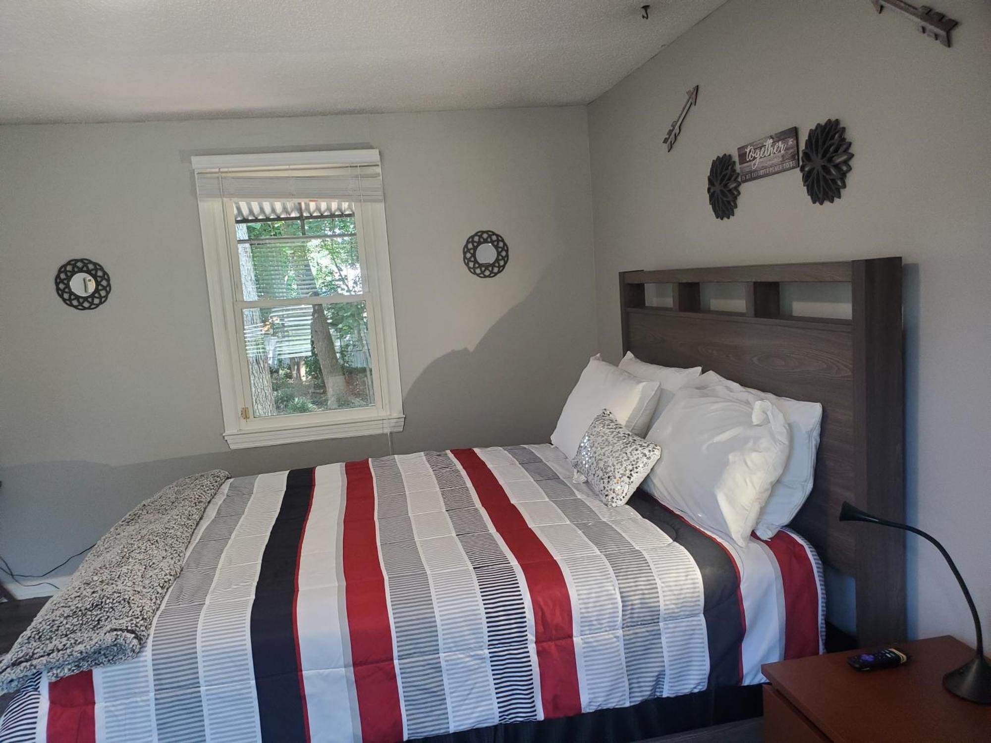 Private Single Level Standalone House Large Lot - 3 Bedrooms Charlotte Dış mekan fotoğraf